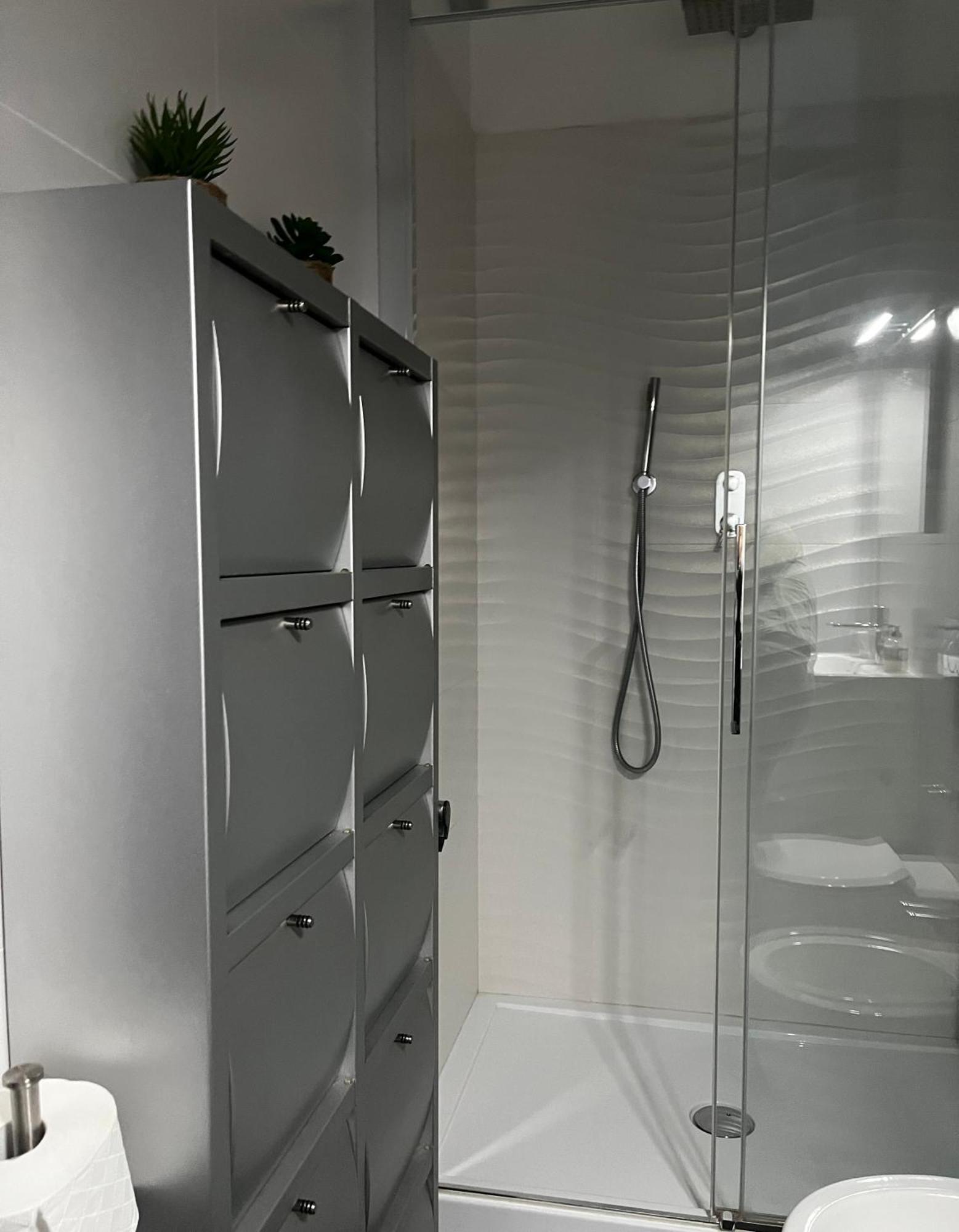 Bellissima Con Bagno Privato Citylife - Sempione Alloggio in famiglia