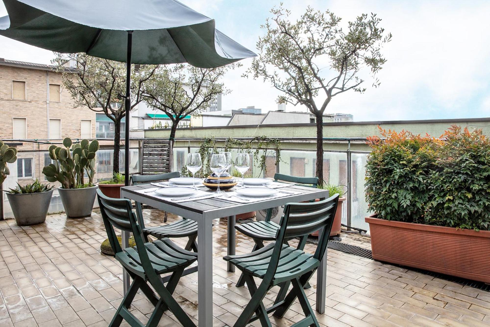 Apartment Dehomes - Porta Nuova Luxury, Terrace View Duomo Milan