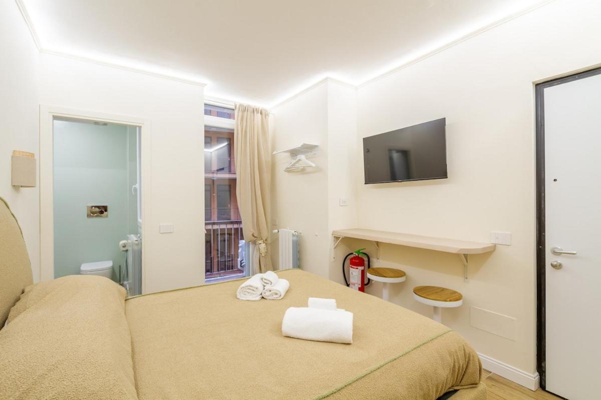 Petite - Design & Comfort * Milan