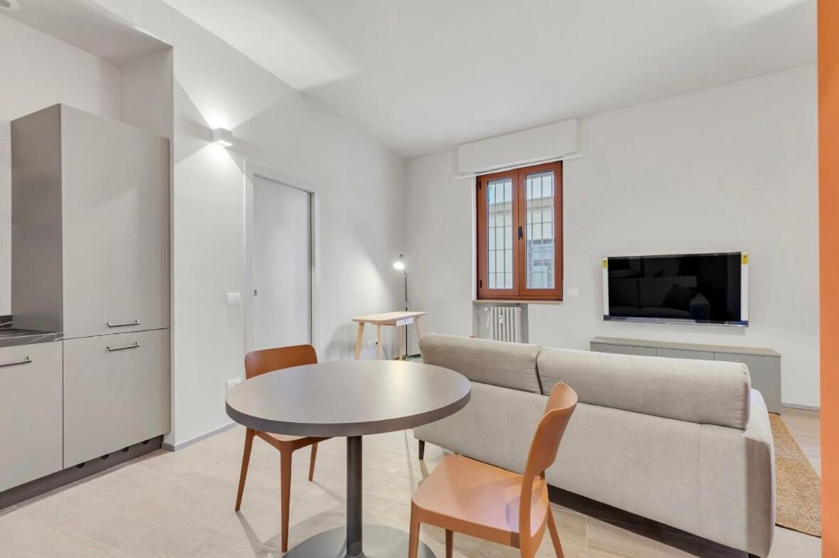 Cozy Navigli Apartment Milan