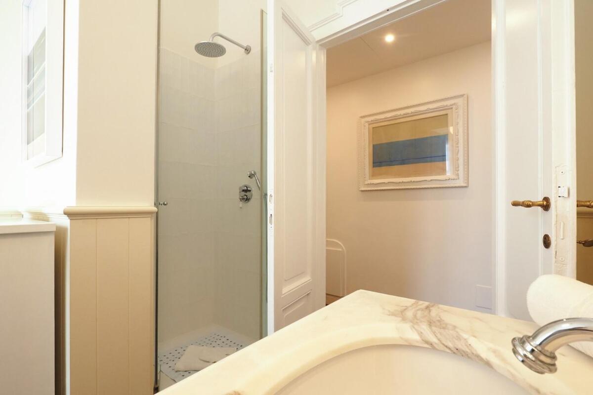 Apartment Refined And Bright One-bedroom Near Risorgimento Milan