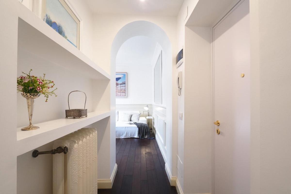 Refined And Bright One-bedroom Near Risorgimento Apartment Milan