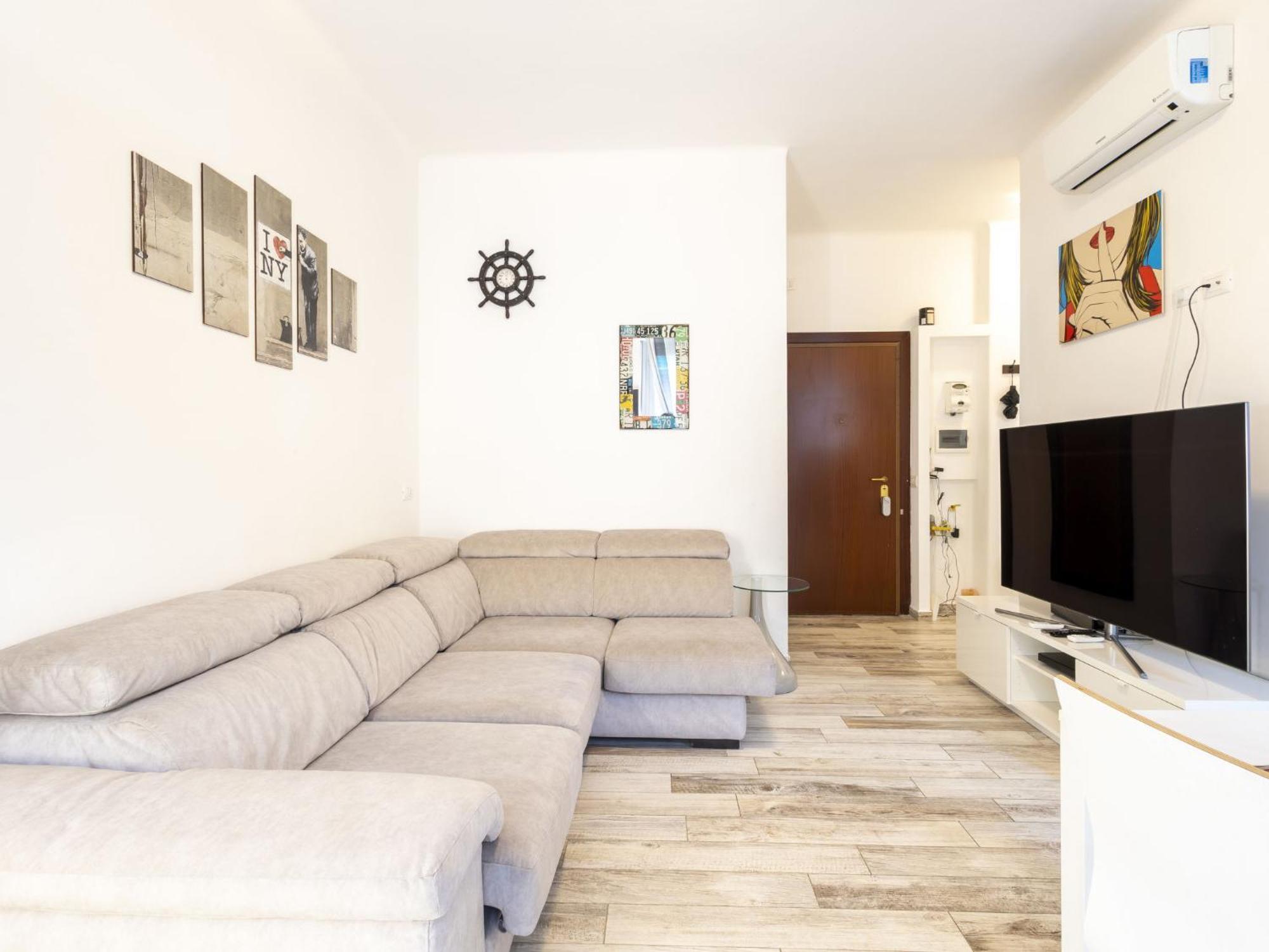Suzzani Flat By Interhome Milão