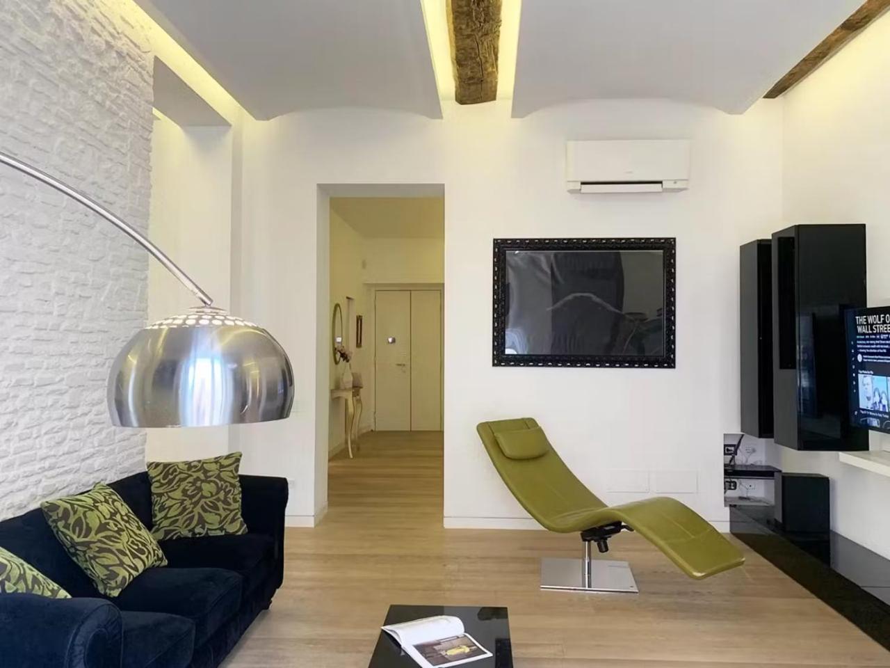 Please Read My Host Profile At Bottom Of Page Before Making A Request # Luxury In # * Milan