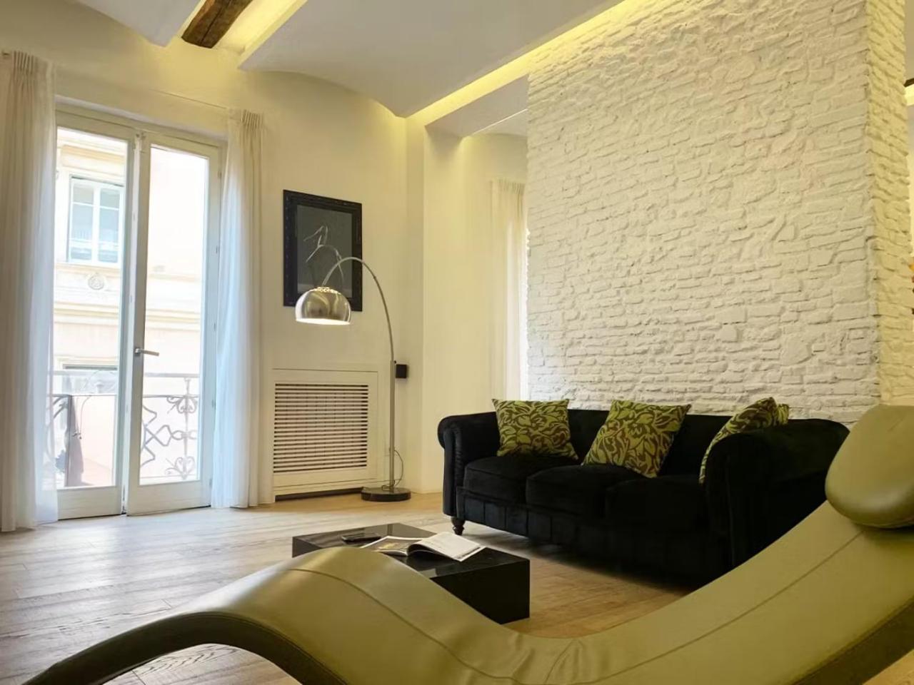 Please Read My Host Profile At Bottom Of Page Before Making A Request # Luxury In # Milan