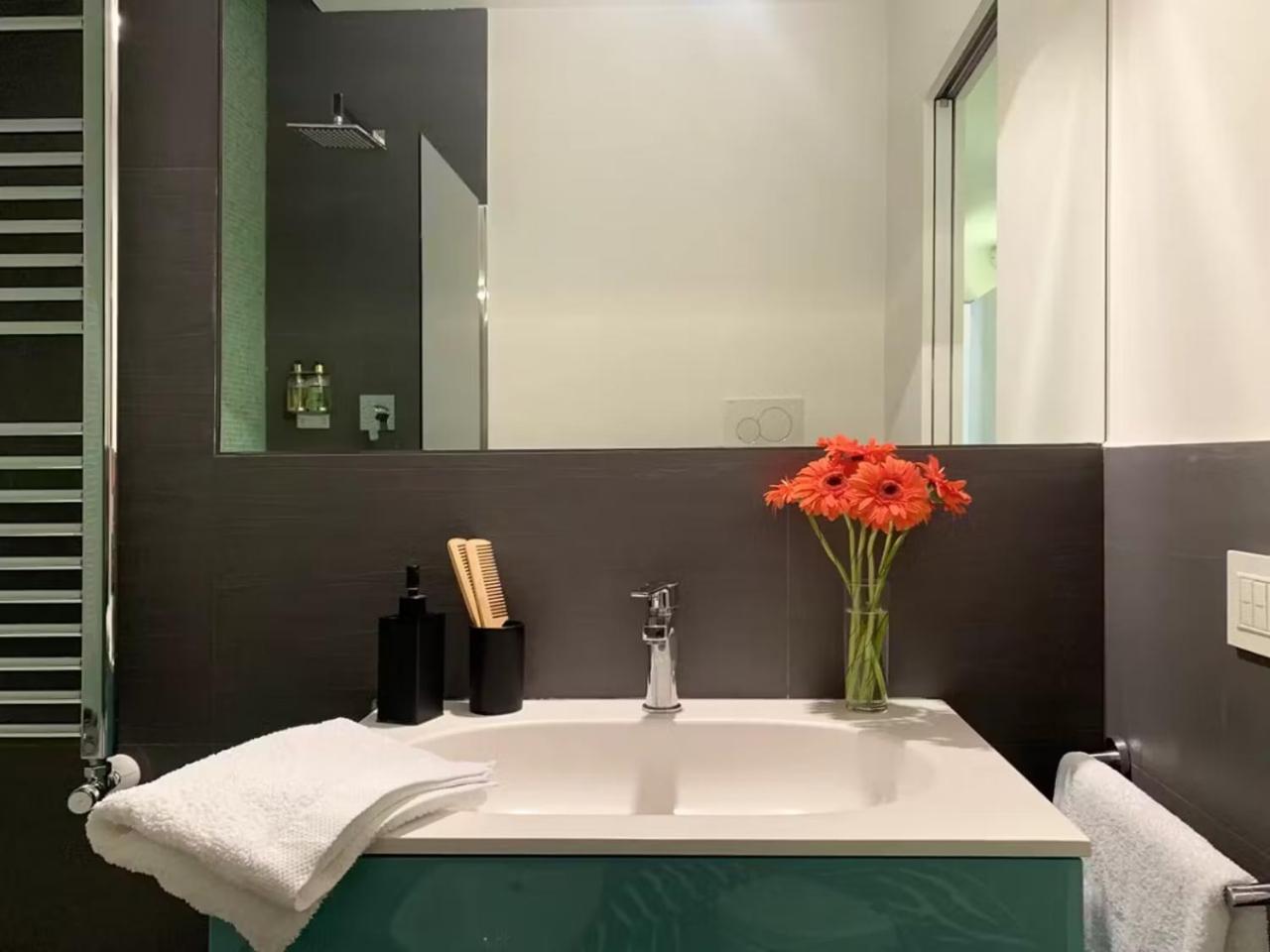 Please Read My Host Profile At Bottom Of Page Before Making A Request # Luxury In # Apartment Milan