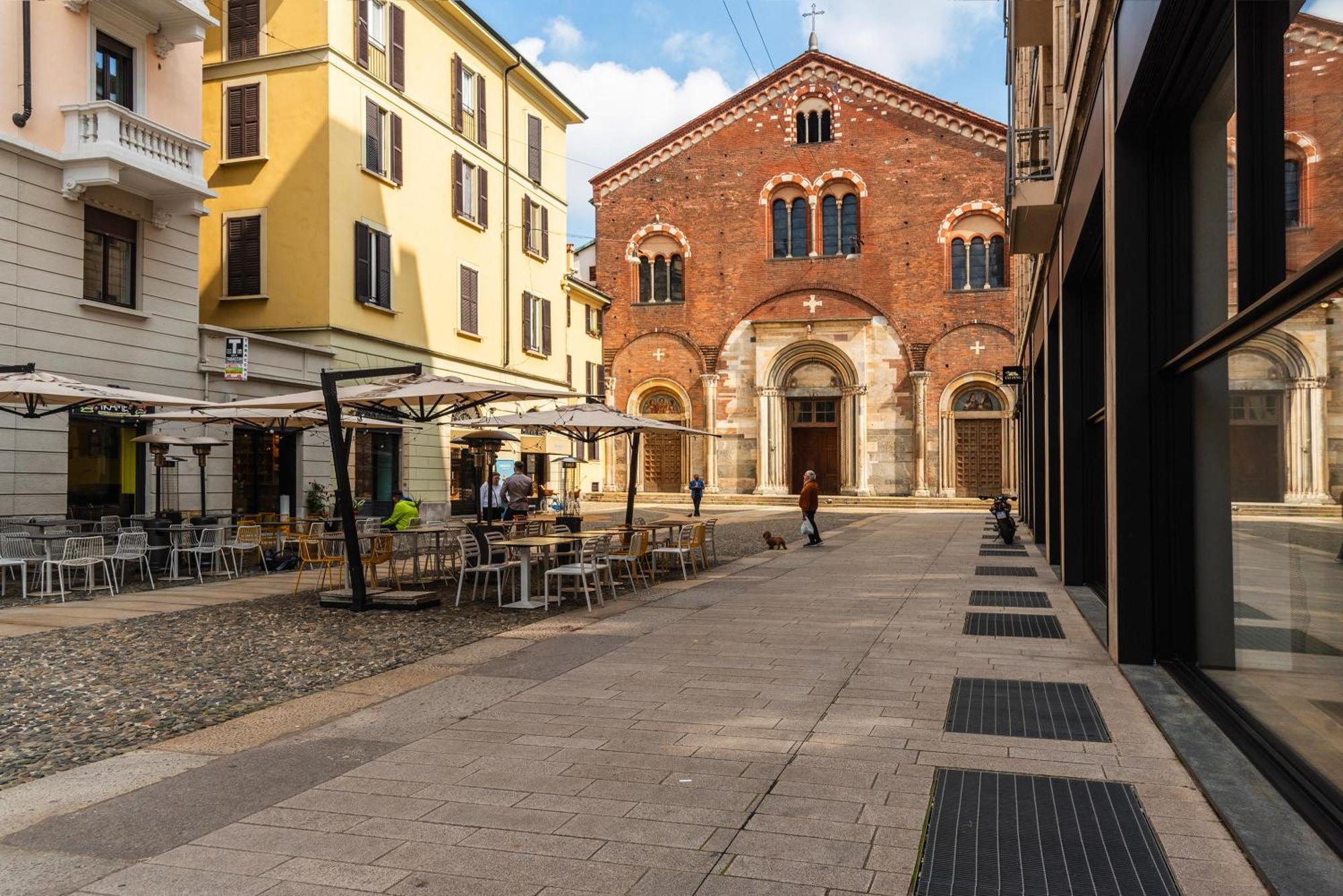 Youhosty - Anfiteatro 12 *