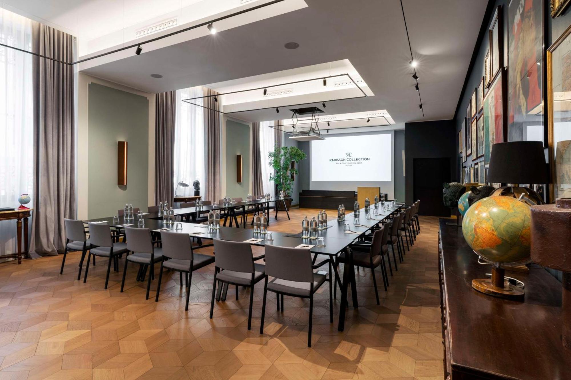Radisson Collection Hotel, Palazzo Touring Club 5* Milan