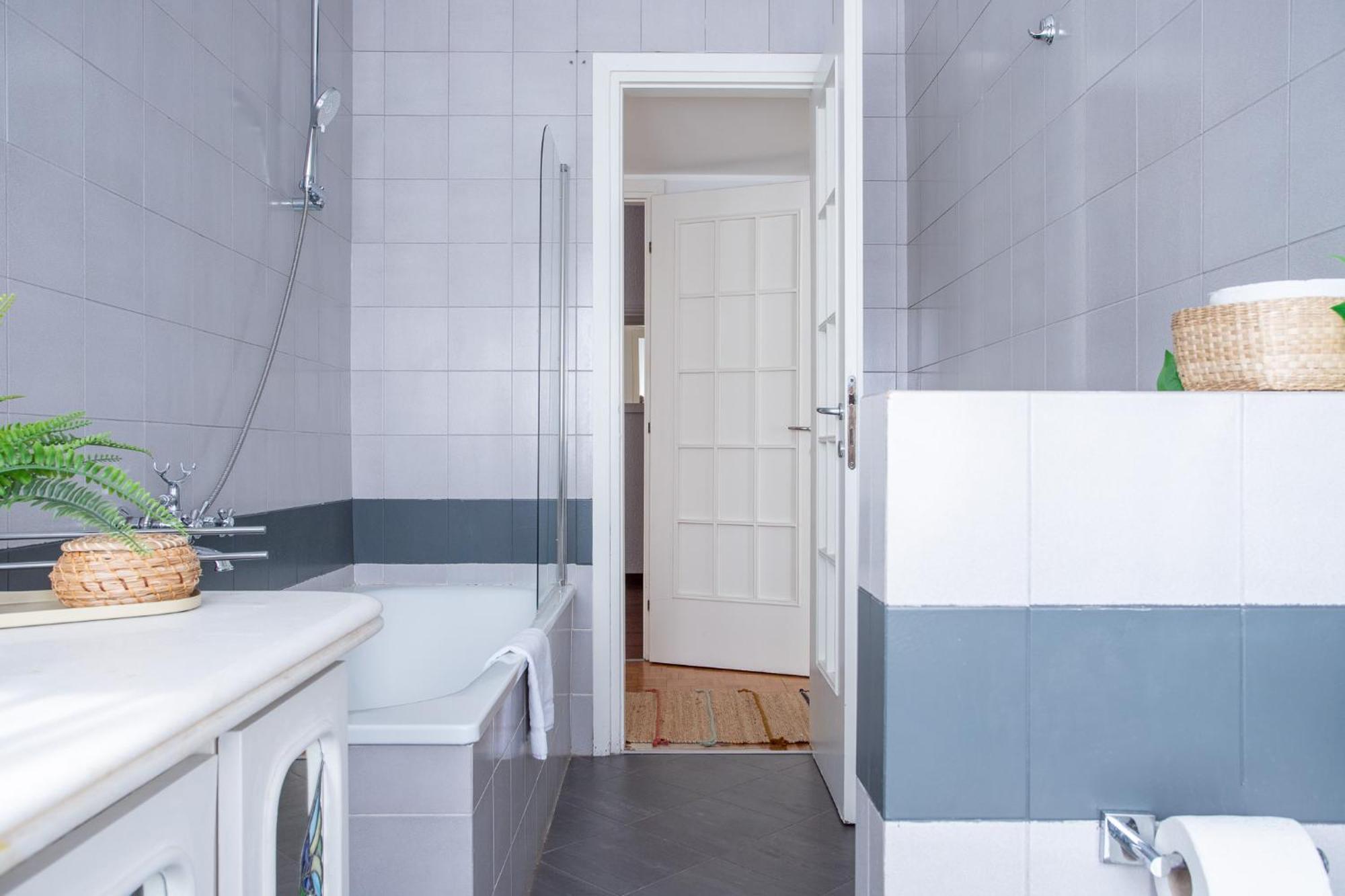 Ampio Ed Elegante - 2 E 2 Bagni Apartment *