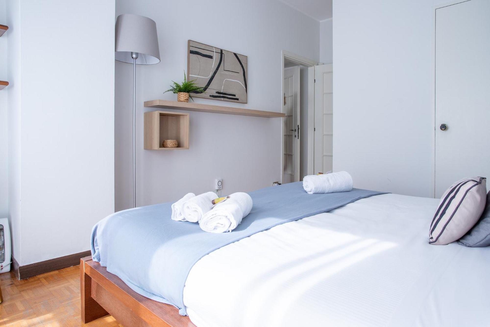Ampio Ed Elegante - 2 E 2 Bagni Apartment
