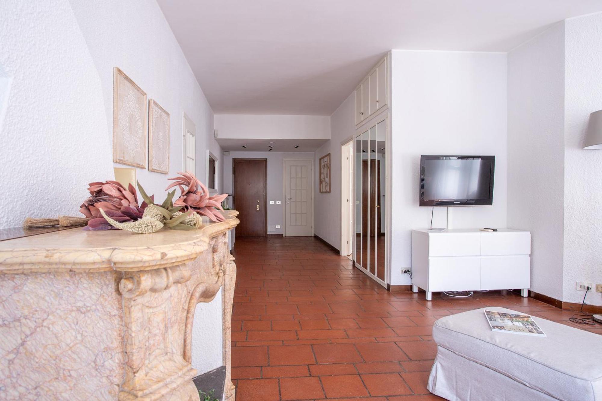 Ampio Ed Elegante - 2 E 2 Bagni Apartment