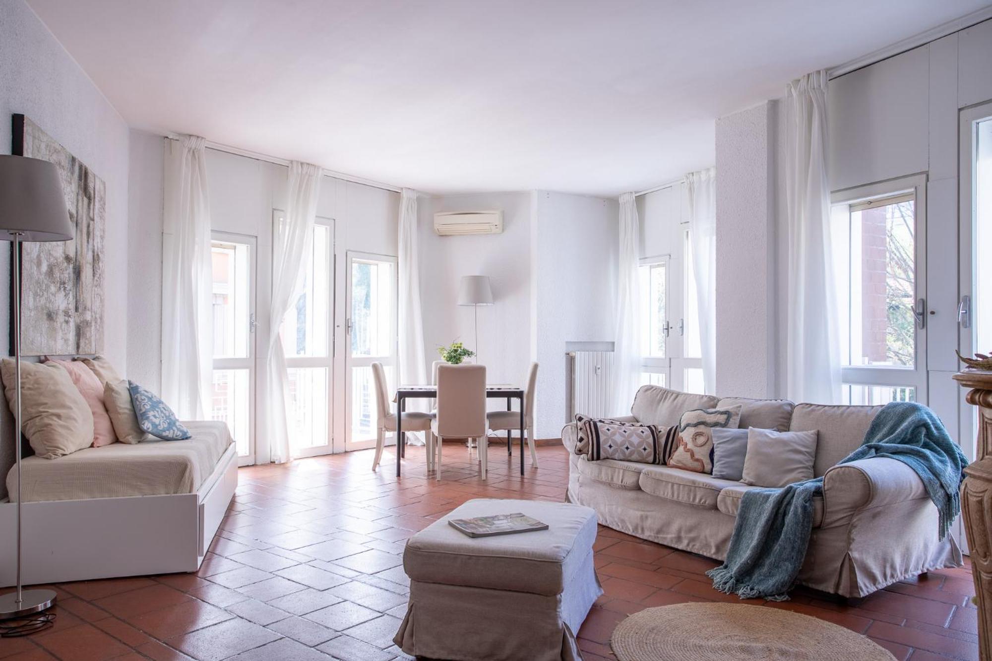 Ampio Ed Elegante - 2 E 2 Bagni Apartment Milan