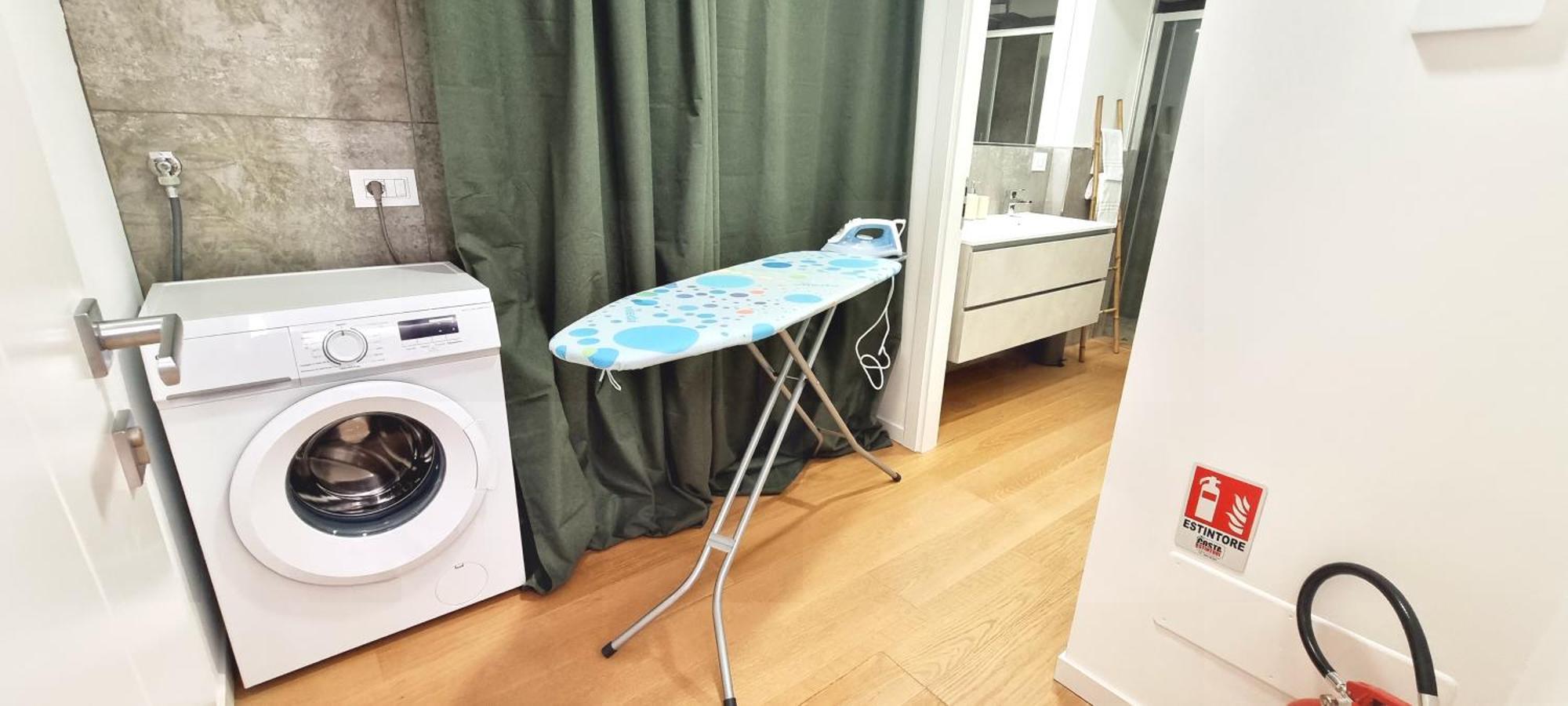 Apartment Citylife Near Milan's Thermal Baths And Metro *