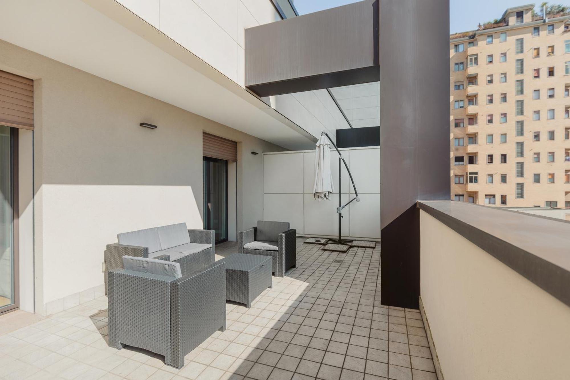 Gohost - Modern With Private Terrace Near Duomo Apartment