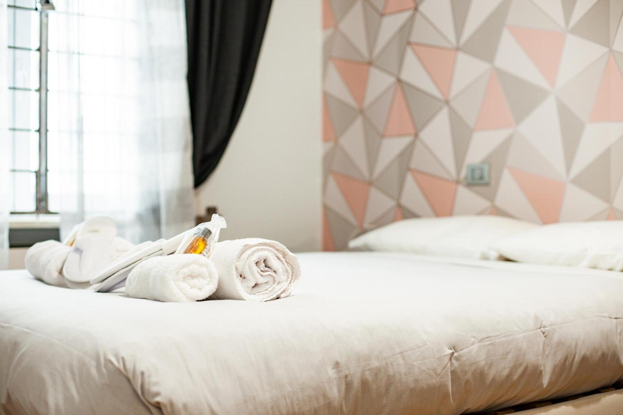 Design & Luxury With Garden In San Senatore Apartment