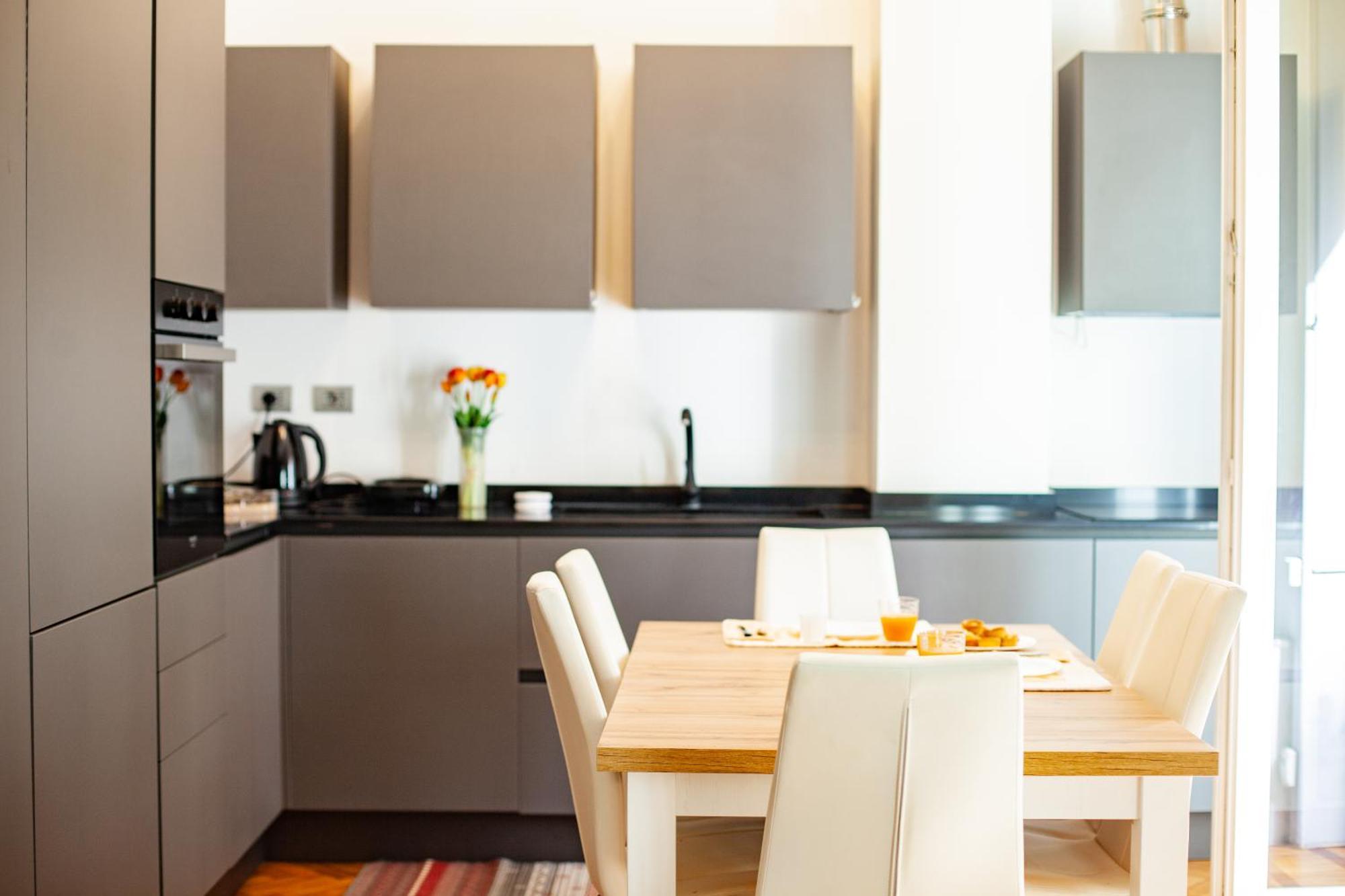 Design & Luxury With Garden In San Senatore Apartment Milan