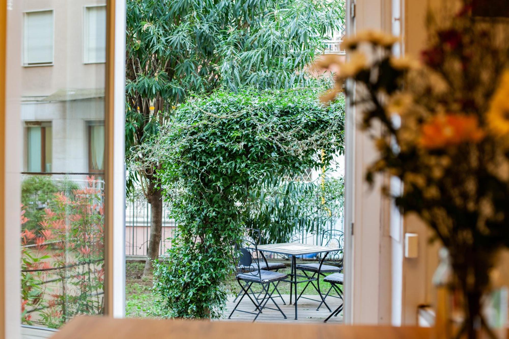 Design & Luxury With Garden In San Senatore Milan
