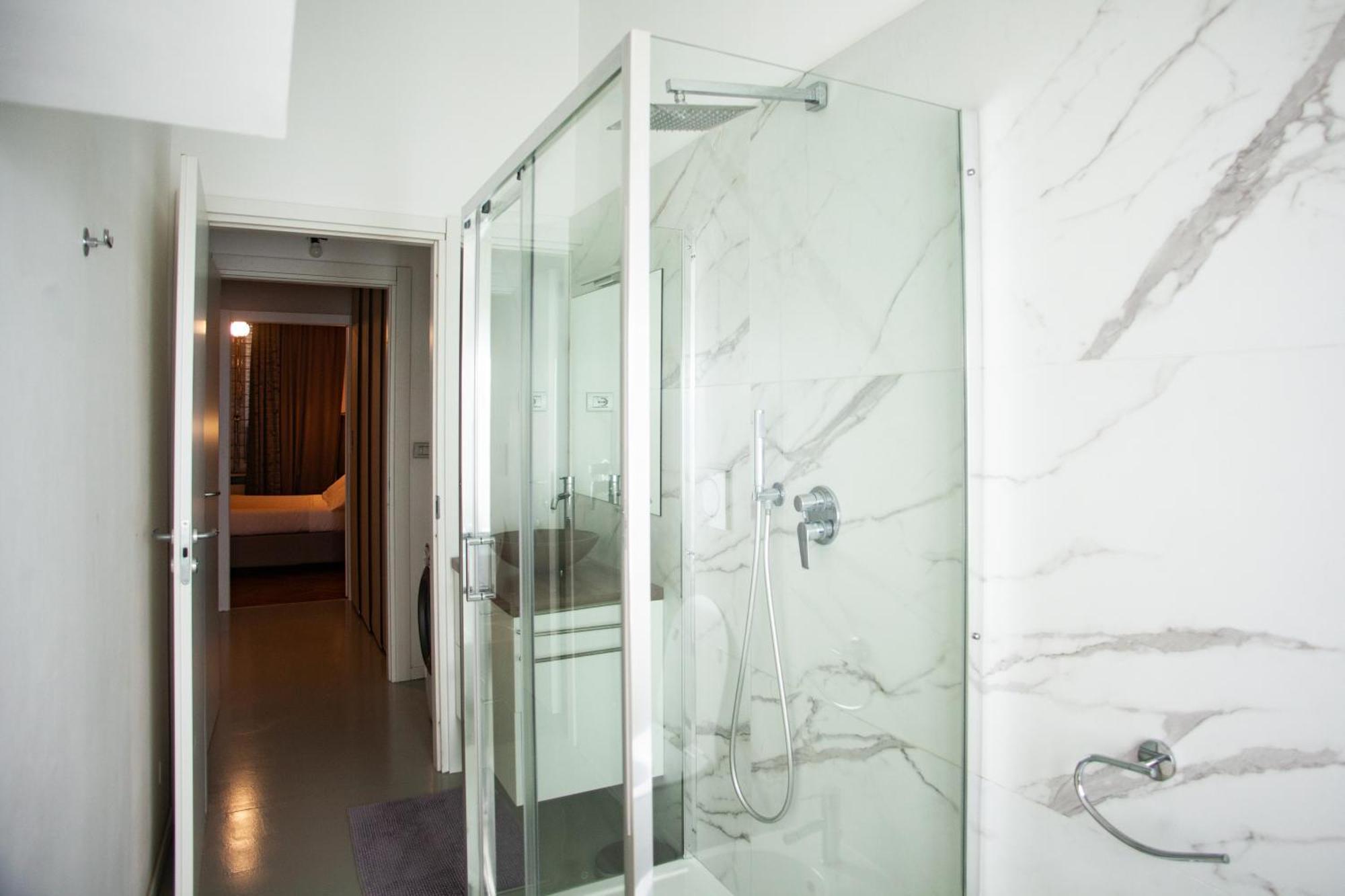Design & Luxury With Garden In San Senatore Apartment Milan
