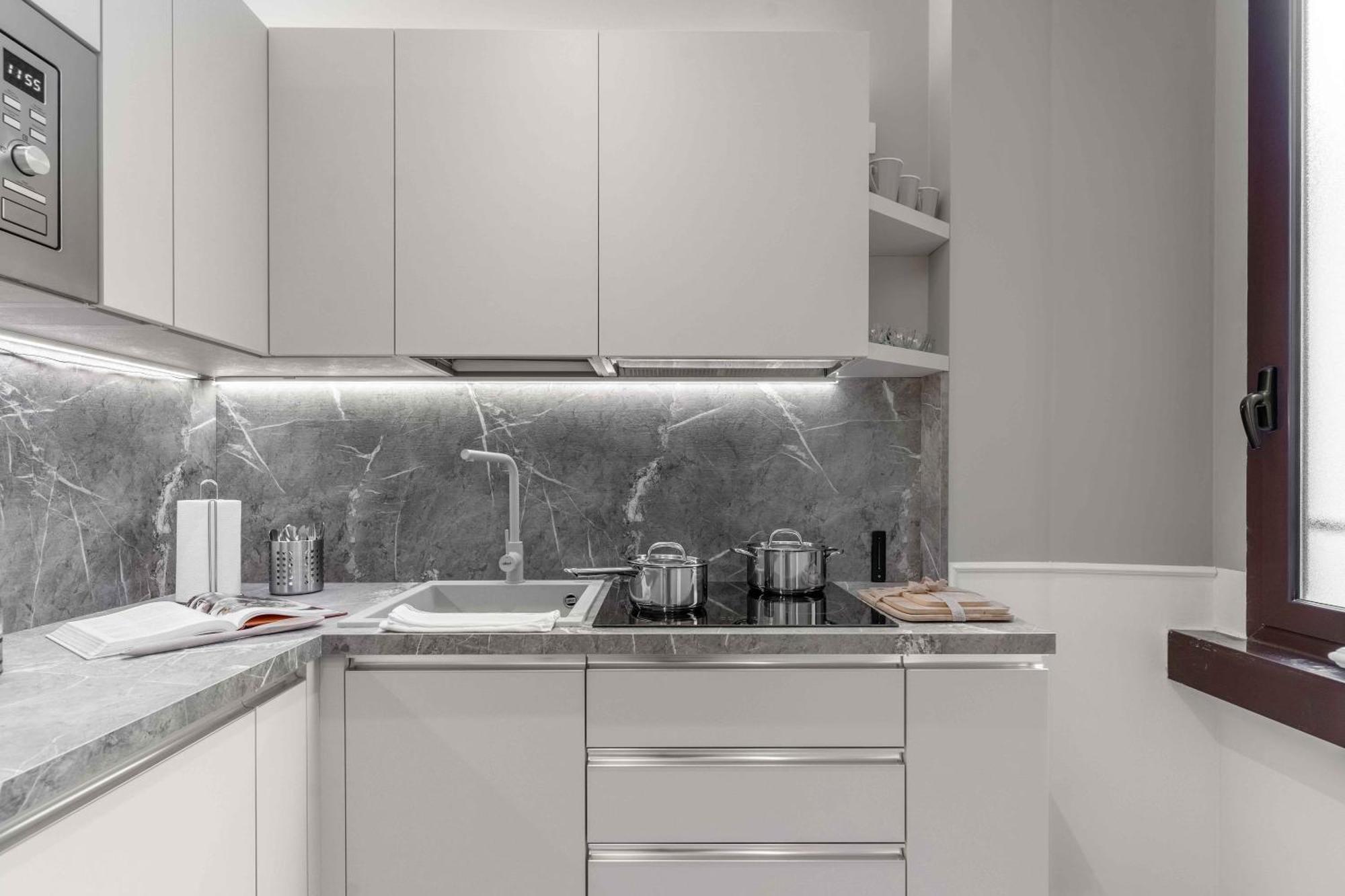 Vitruvio Palace - La Vista Apartment
