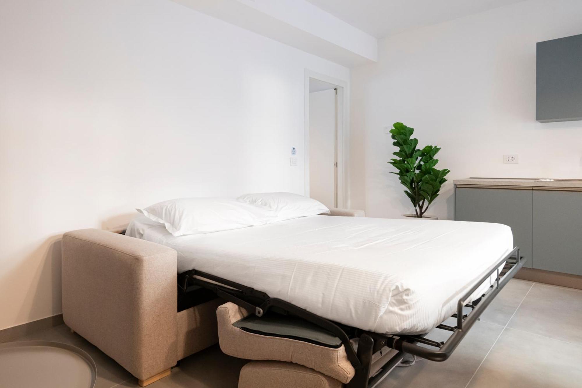 Relstay - De Angeli * Milan