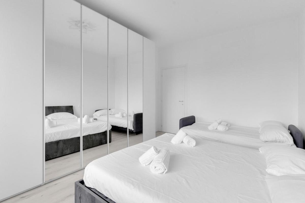 Metro M2 Famagosta-appartamento X5-self Check-in Apartamento