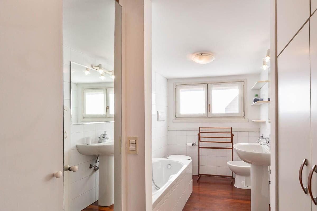 Apartment Station 10 Min Private Terrace Skyview 6 Pax