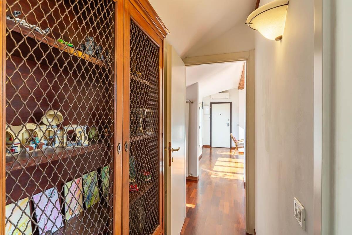 Apartment Station 10 Min Private Terrace Skyview 6 Pax