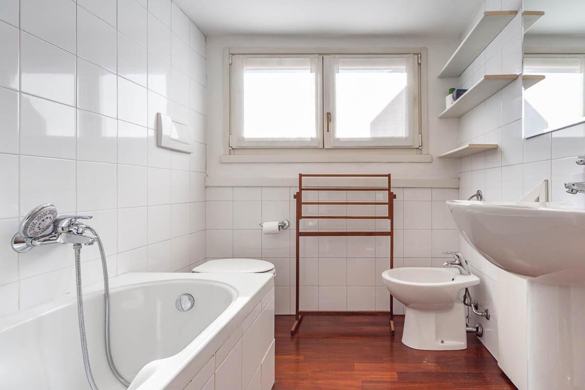 Apartment Station 10 Min Private Terrace Skyview 6 Pax *