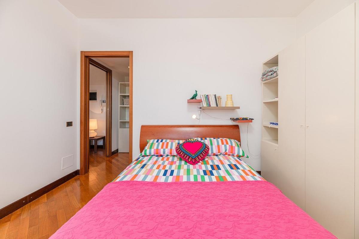 Apartment The Rainbow House With Terrace! Milan