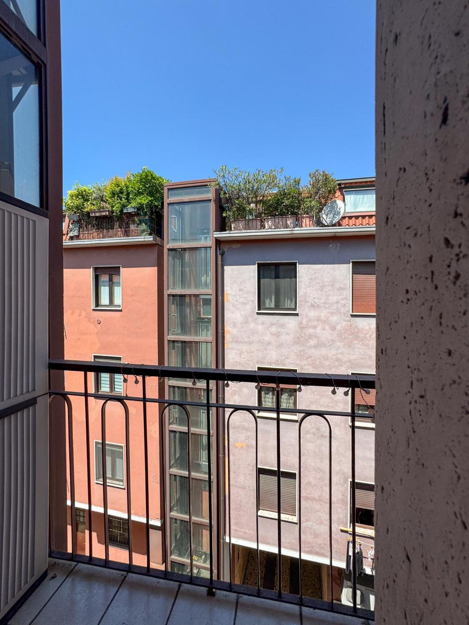The Golden Floor - New Bright Milan
