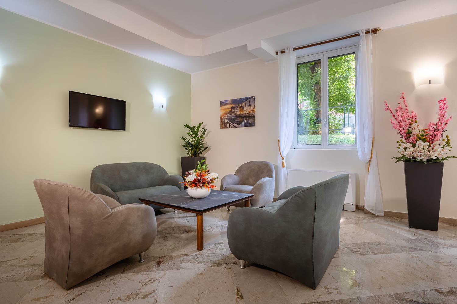 Ih Argonne Park Aparthotel 3*