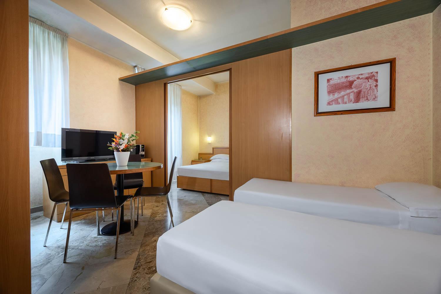 Ih Argonne Park Aparthotel