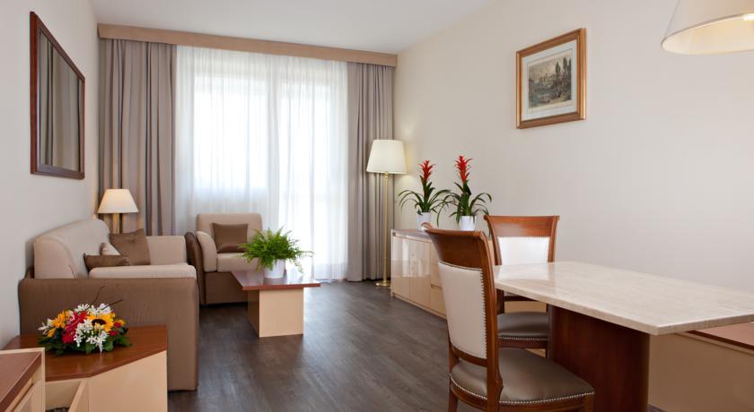 Hotel Atahotel Quark 4*