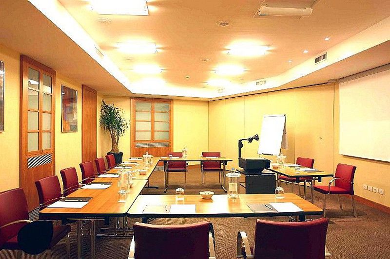 Hotel Garibaldi Station By Ihg 4*