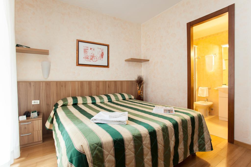Desenzano Aparthotel Milan