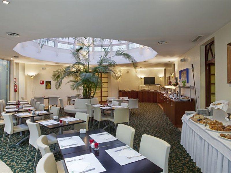 Hotel Garibaldi Station By Ihg Milan