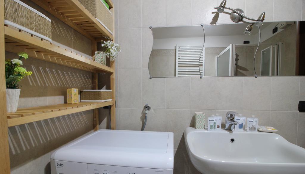 Italianway-s.m. Fontana Apartment *