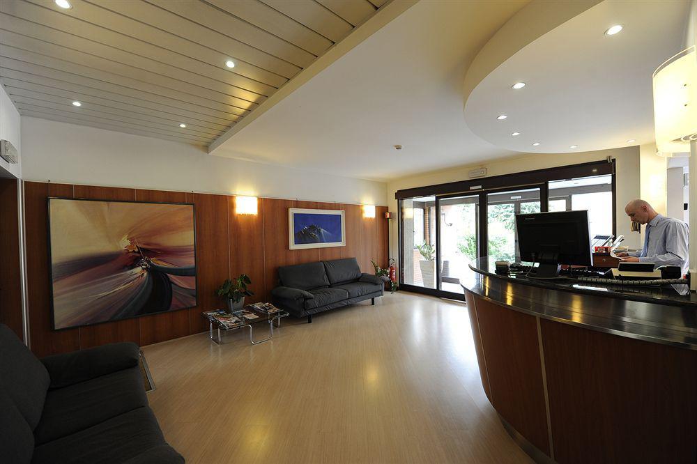 Aparthotel Corvetto Porto Di Mare