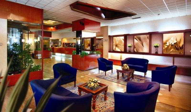 Aparthotel & Contessa Jolanda Milão