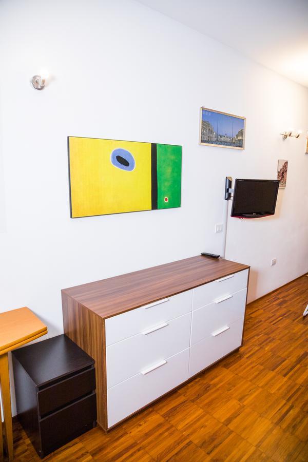 Via Nicastro Open Space Apartment