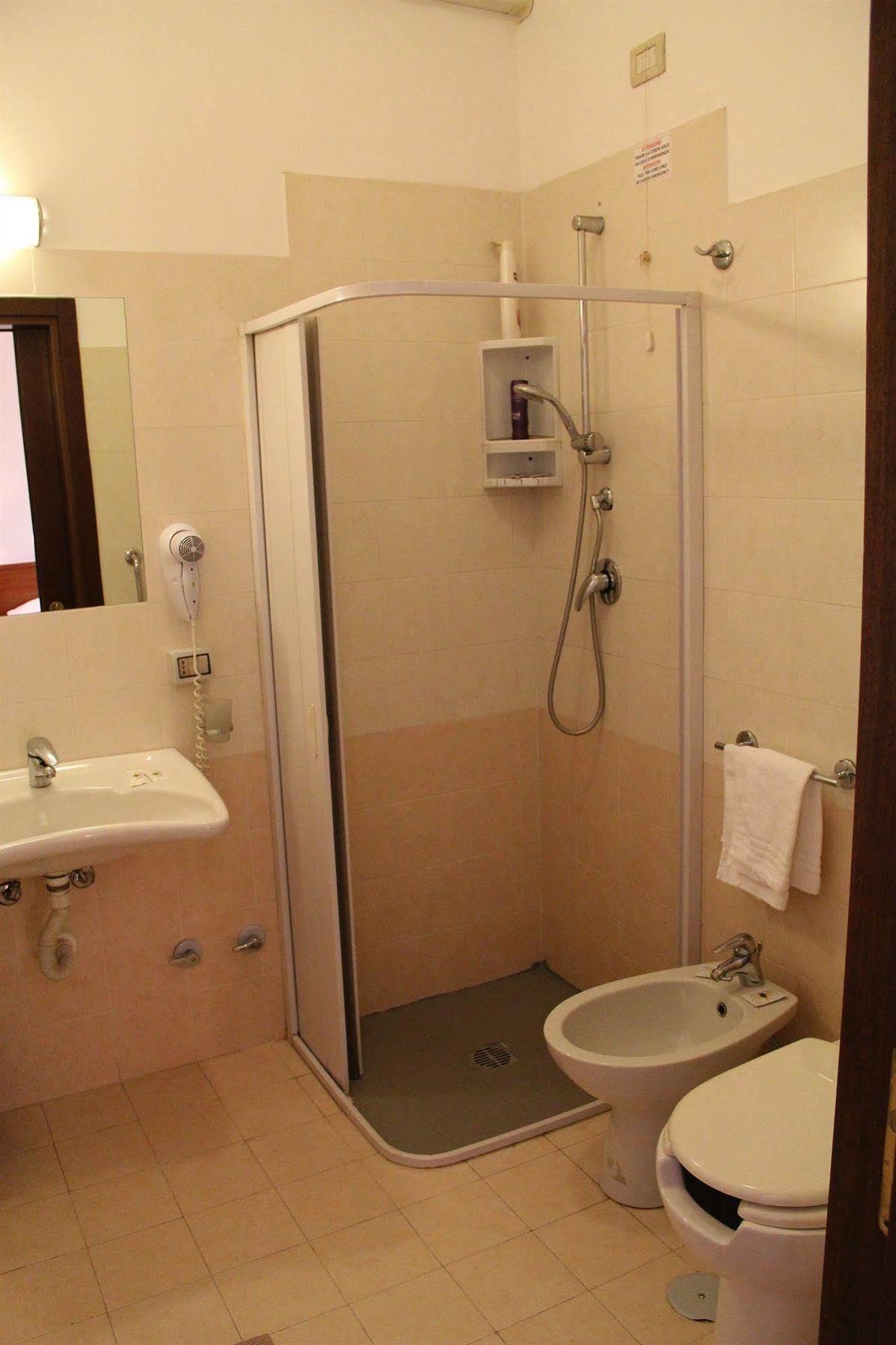 Hotel Alessander 2*