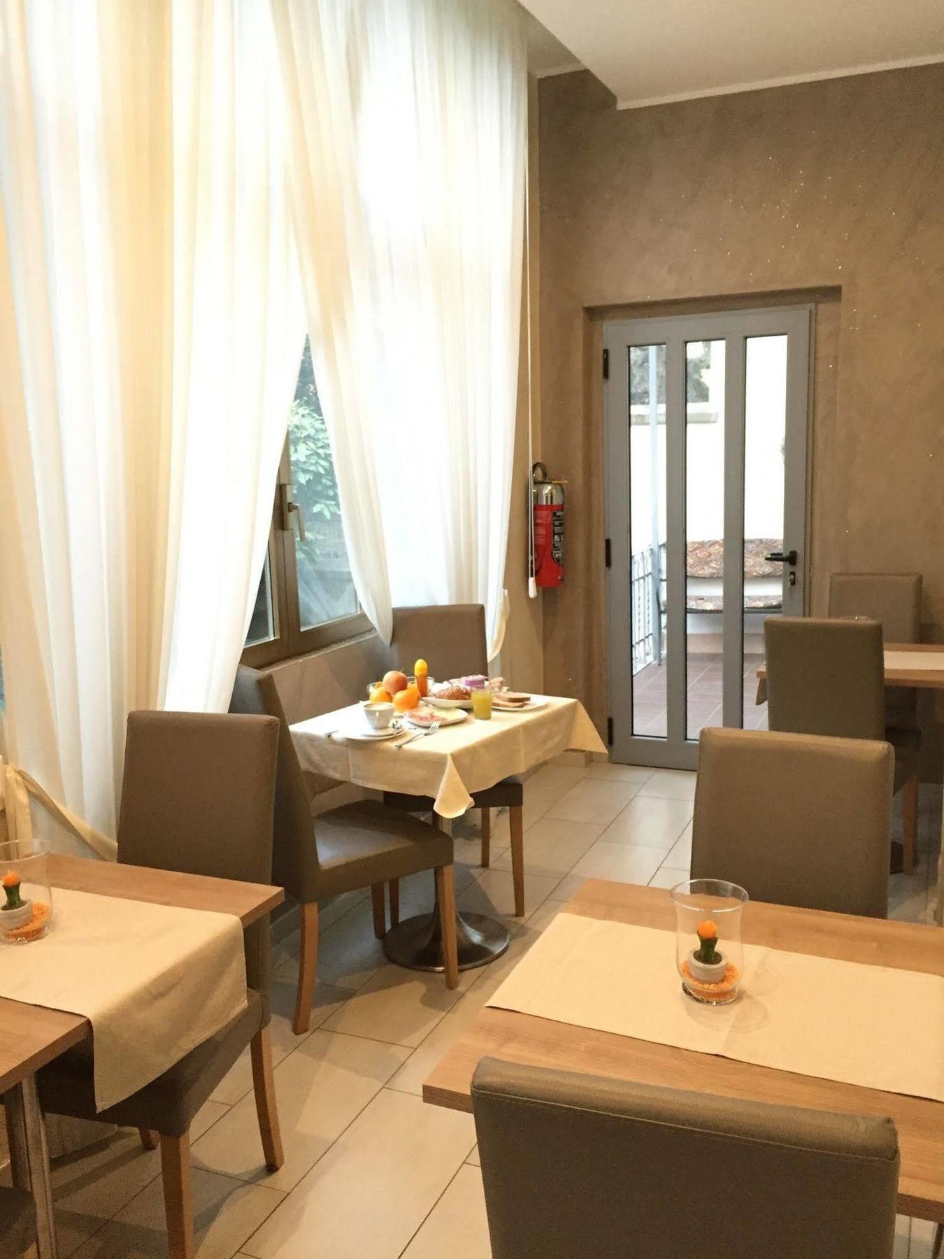 Hotel Montecarlo Milan