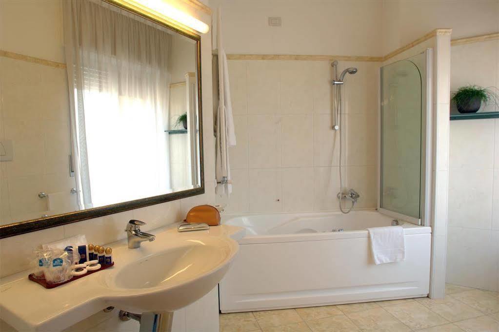 Western Major Hotel 4*