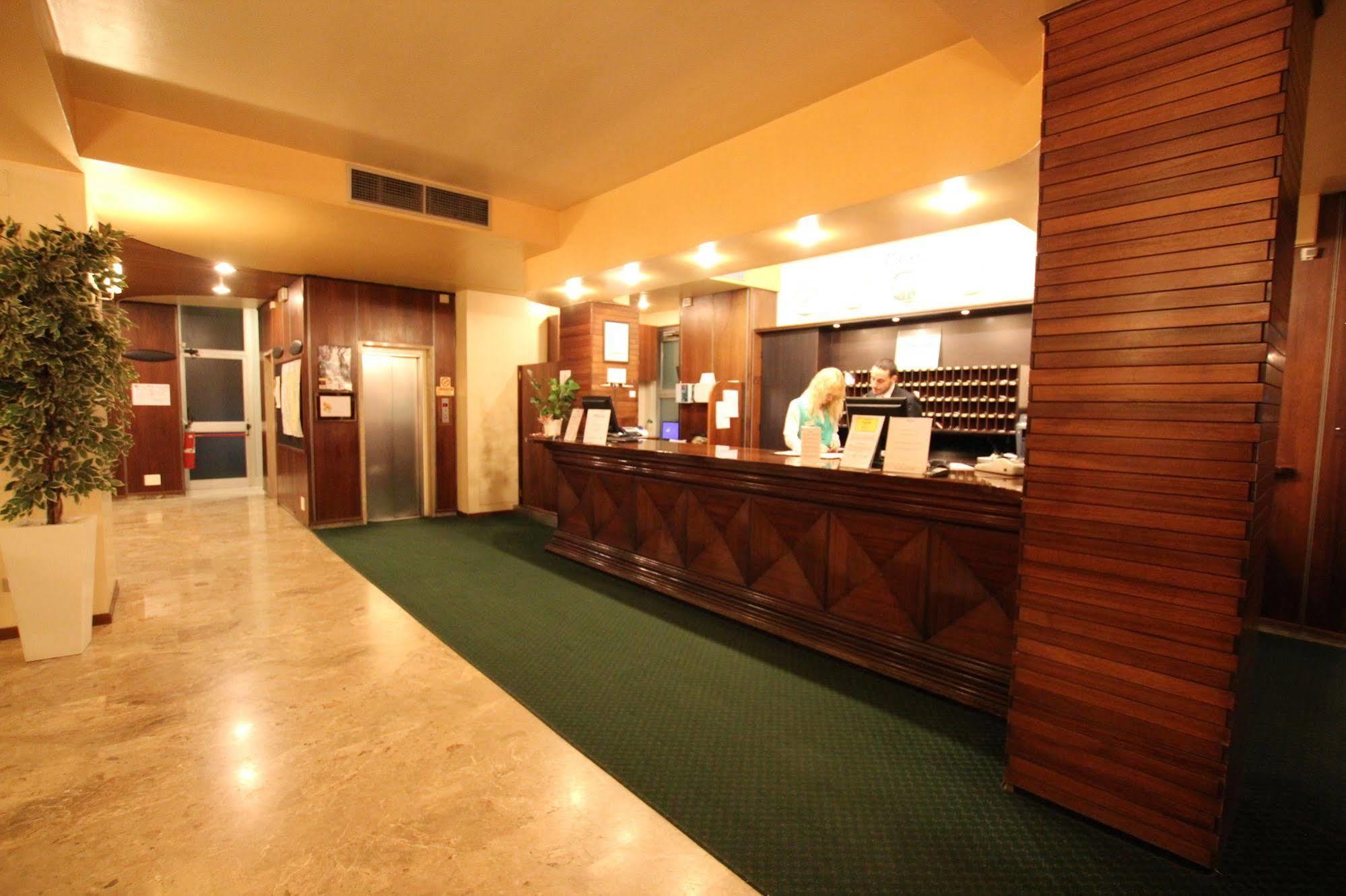 Scarlatti Hotel Milano Hotel 4*