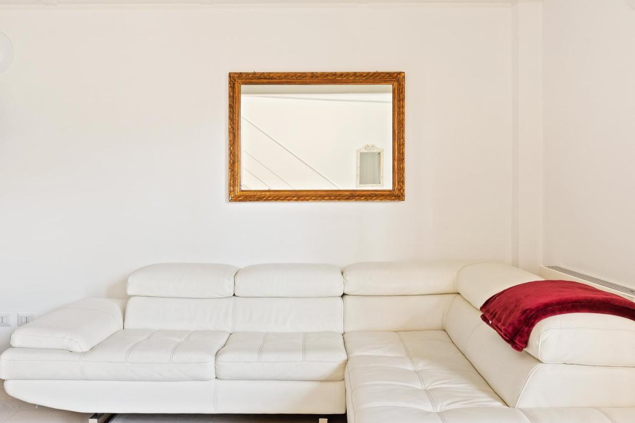 Elegant Loft With Balcony! Appartamento *