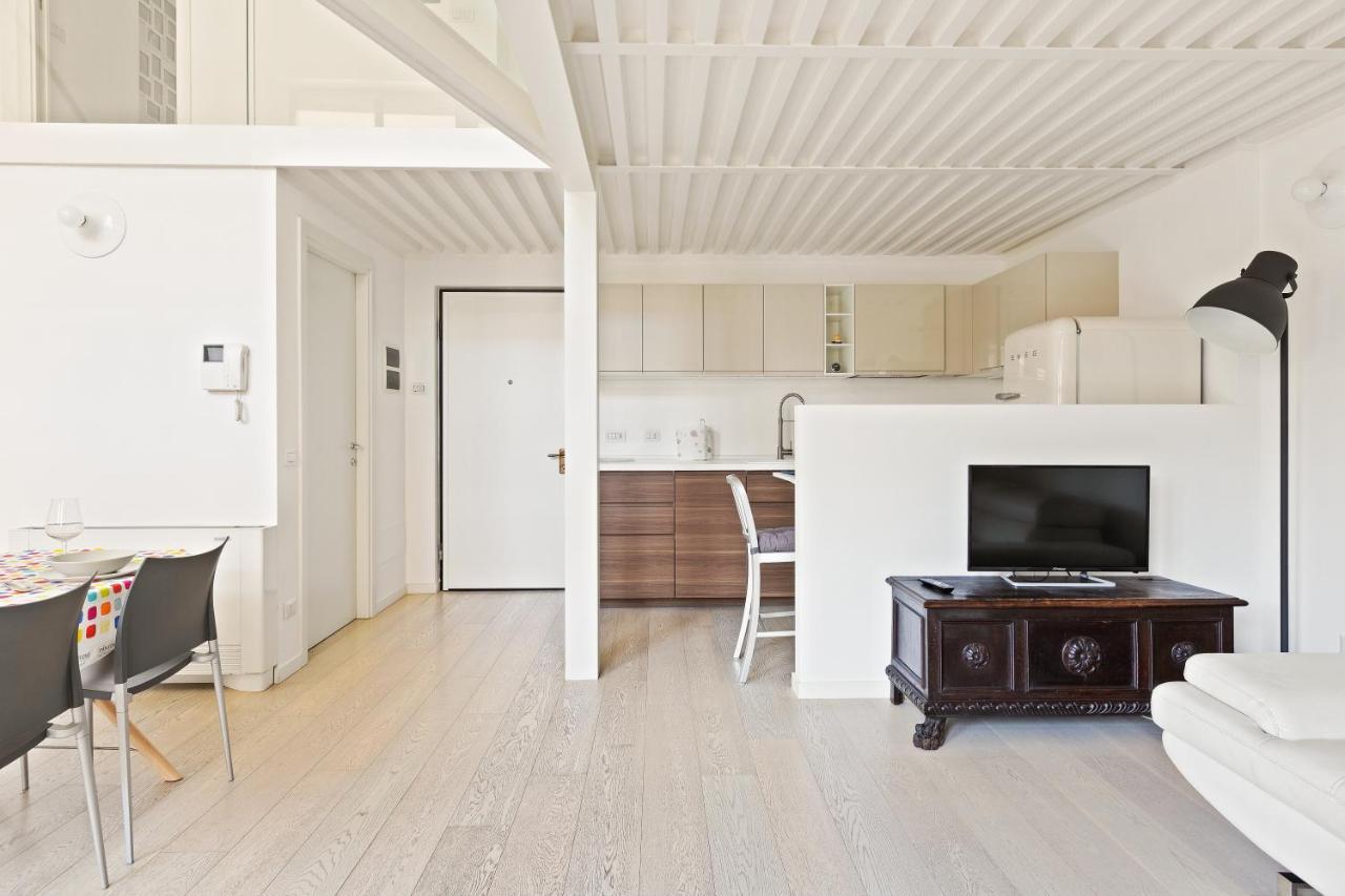 Elegant Loft With Balcony! Appartamento *
