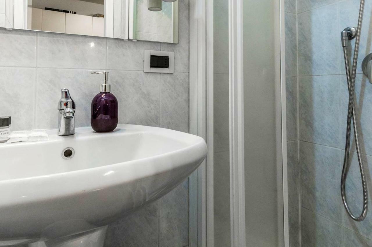 Apartment Altido Colorful For 2 Close To Sforzesco Castle