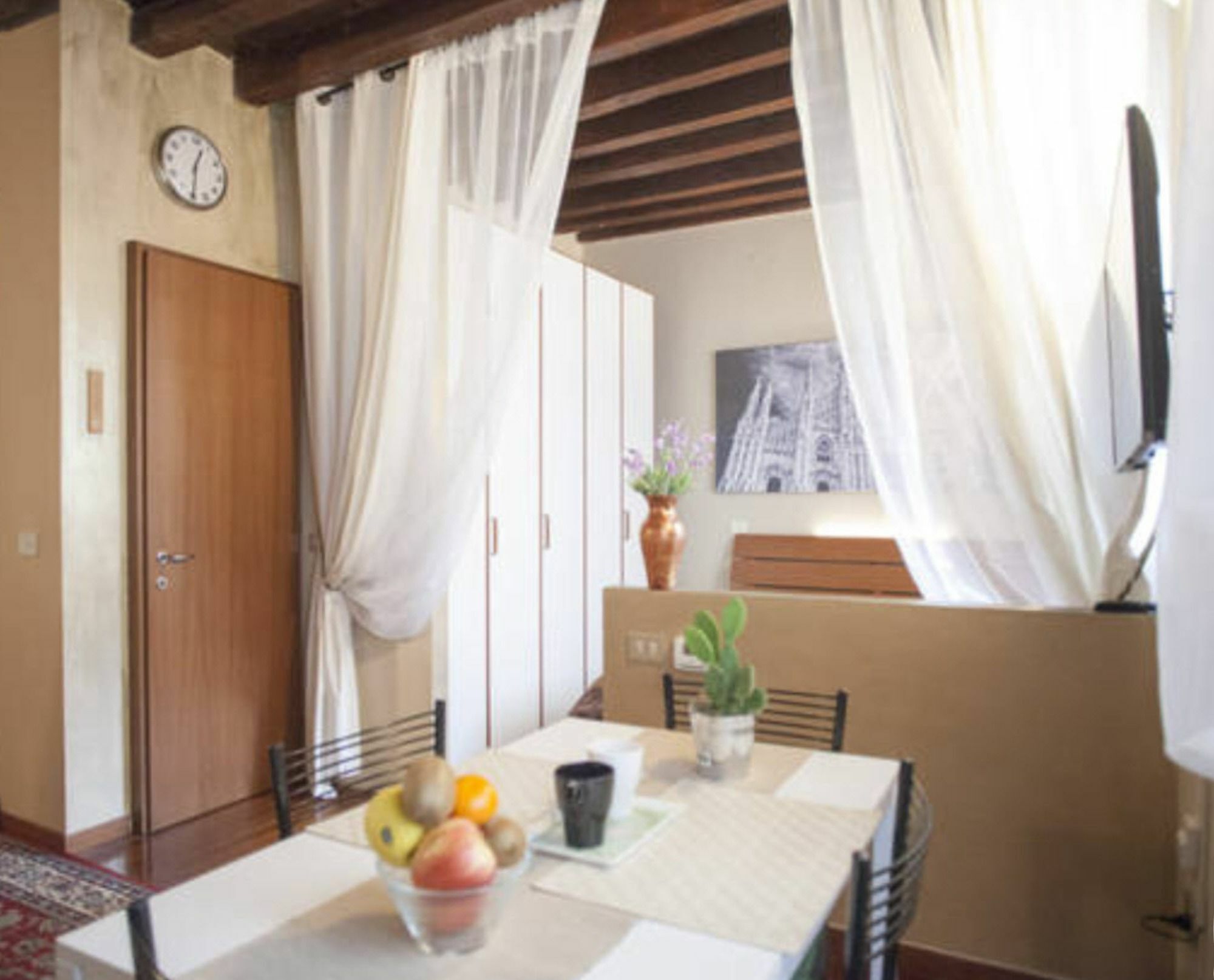 Corso 6 * Milan
