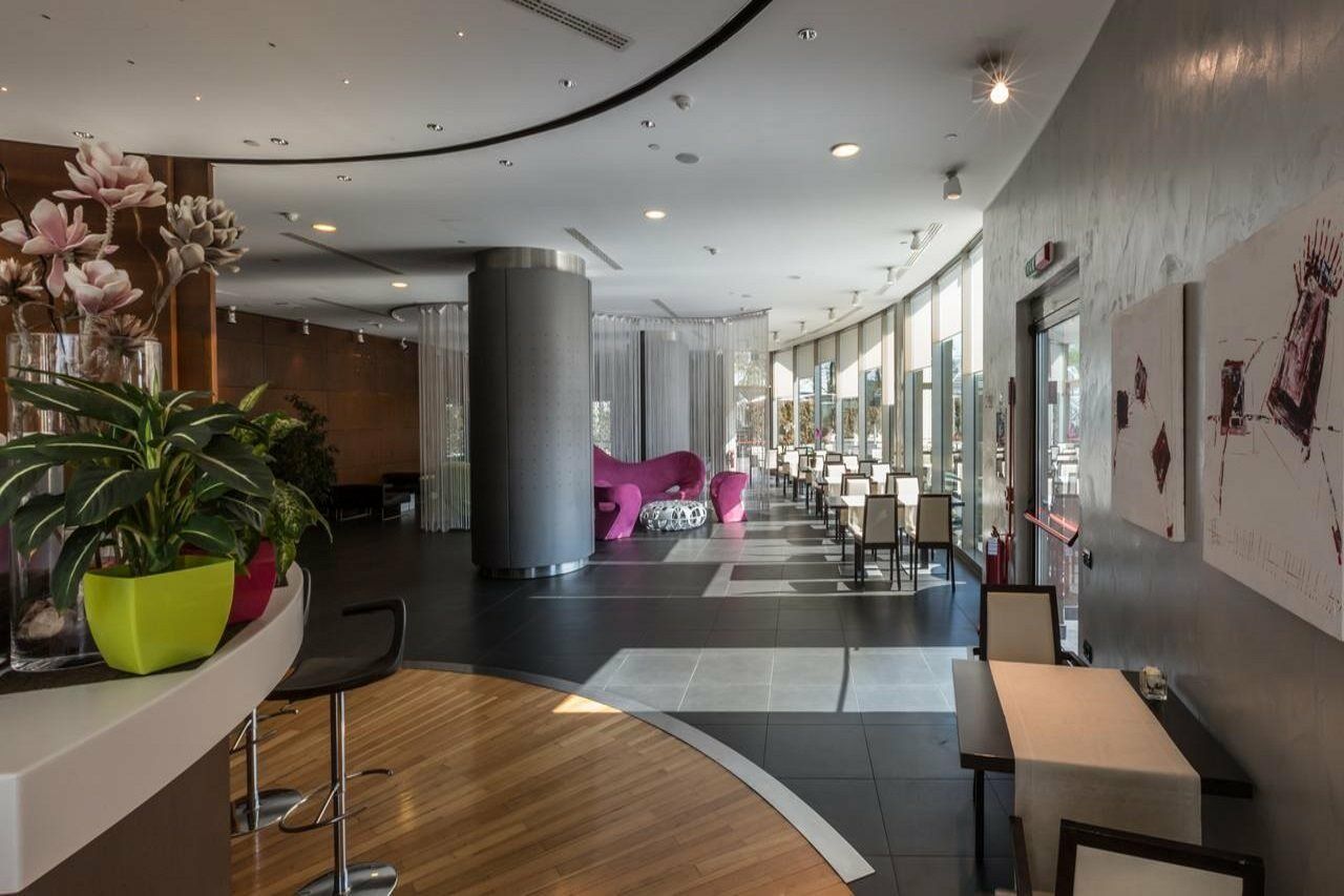 Western The Hub Milan