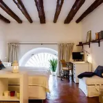 Navigli & Darsena Comfortable Apartment